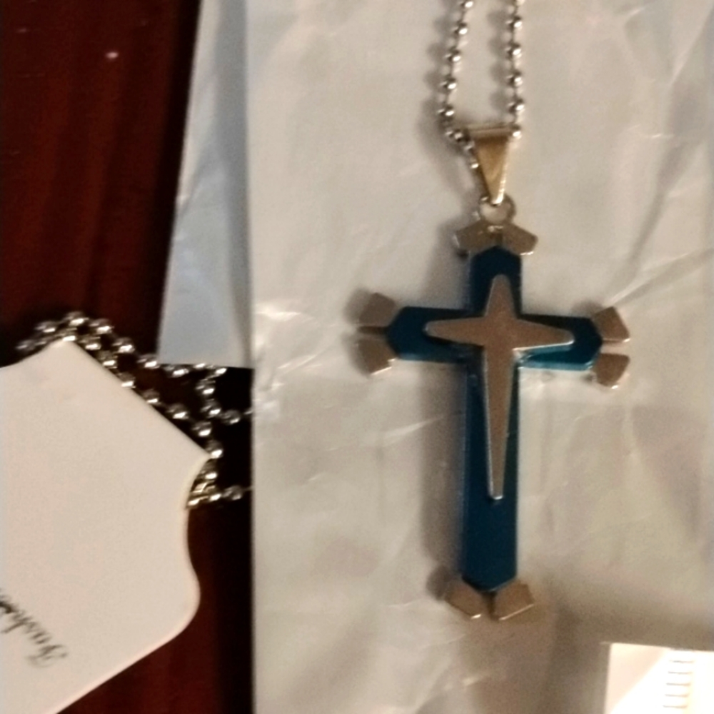 Brand New Never Used NWT Men's Blue Steel Cross Pendant And Chain